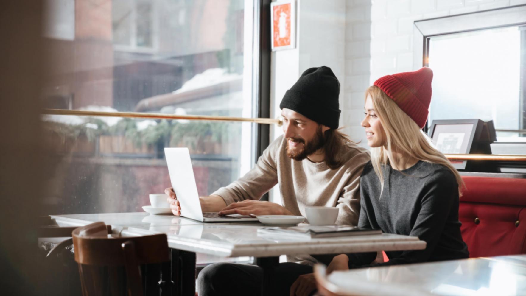 Apprenants en formation à distance sur rédaction SEO